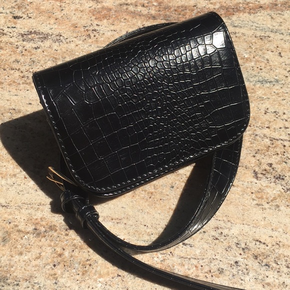 Handbags - NWOT Belt bag!